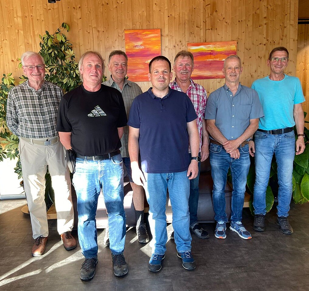 Vorstand des Waldbauvereins Rhein-Hunsrück bei einem gemeinsamen Gruppenfoto